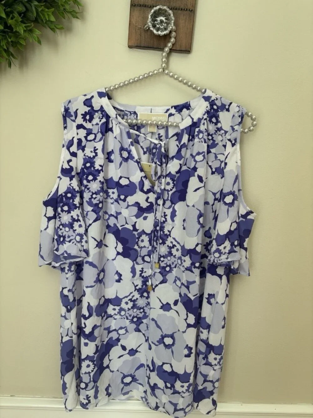 NWT Michael Kors Womens Size L Purple Floral Top Cold Shoulder Short Sleeve